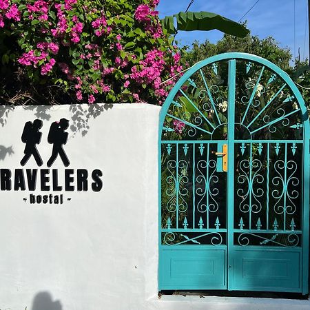 Hostal & Cafe Travelers Santiago Exterior foto