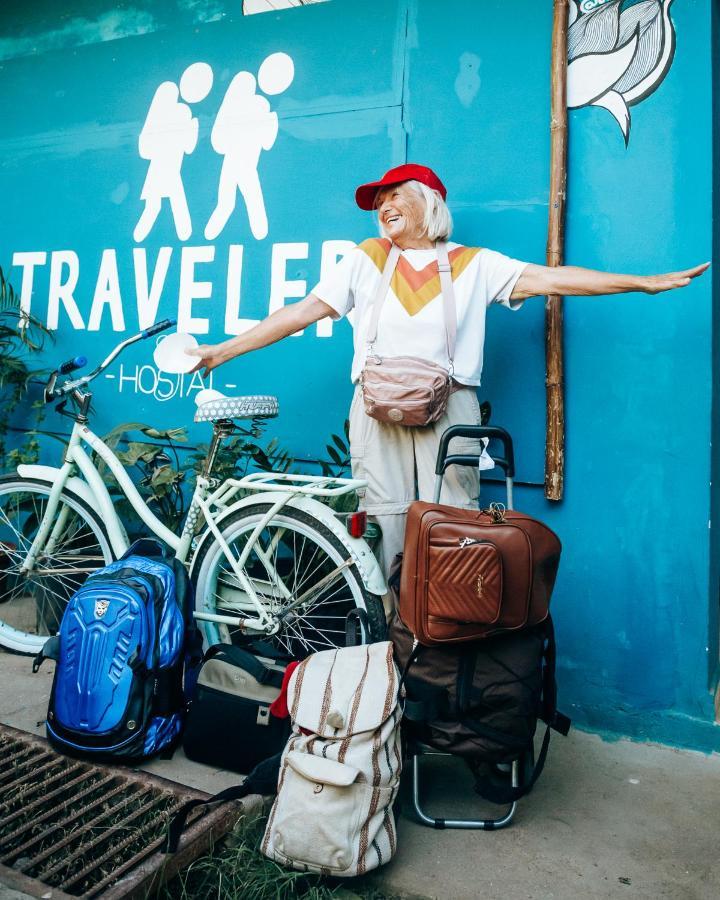 Hostal & Cafe Travelers Santiago Exterior foto