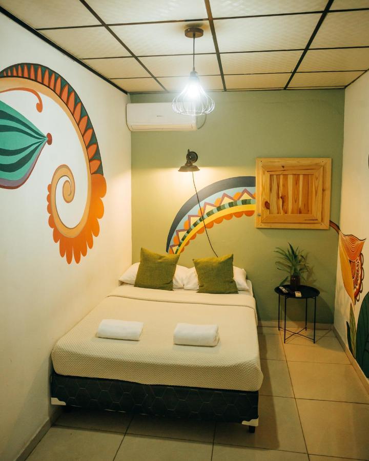 Hostal & Cafe Travelers Santiago Exterior foto