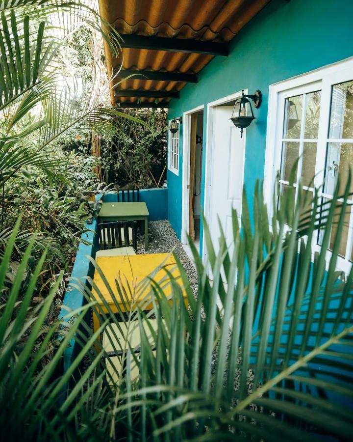 Hostal & Cafe Travelers Santiago Exterior foto